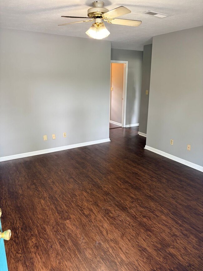 Photo - 1636 E Moffett Ln Unit 1636