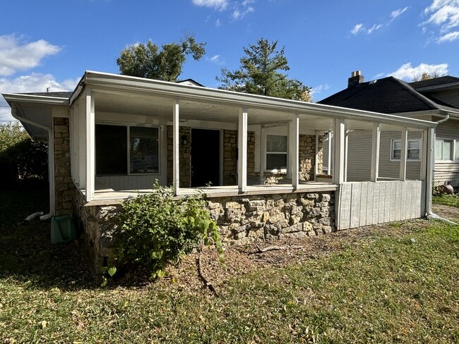 Photo - 2943 Hillside Ave