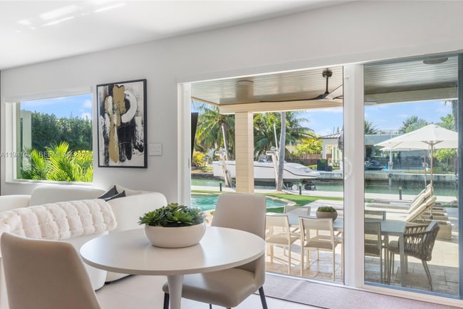 Building Photo - 7810 Hawthorne Ave