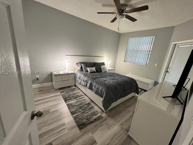 Photo - 3145 NE 184th St Unit 5302