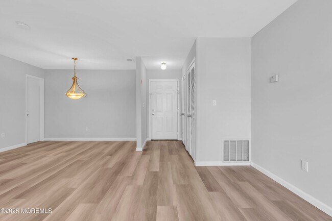 Photo - 213 Main St Unidad 17