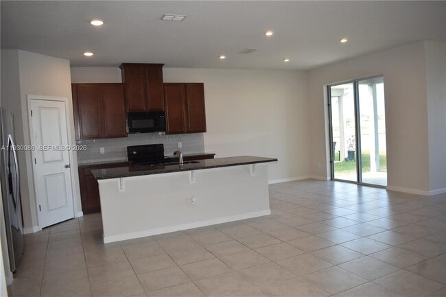 Photo - 3634 Lazy River Ter