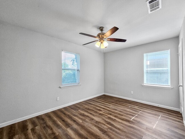 Photo - 3 BR/1BA | Updated Single Family Home | 1-Car Covered Parking | Gated backyard !