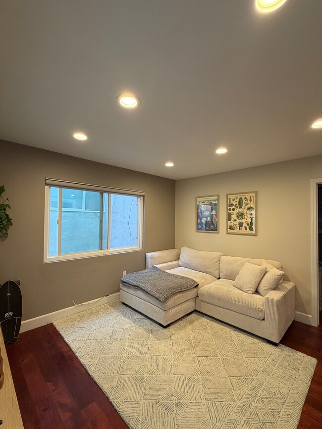 Viviendo - 209 38th Pl