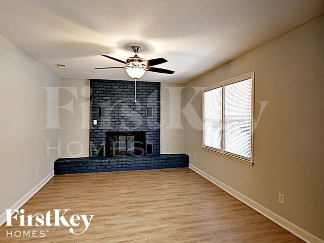 6107 Rockwell Dr