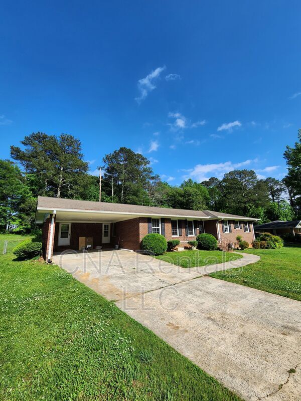 Building Photo - 626 Honeybear Ln Rental
