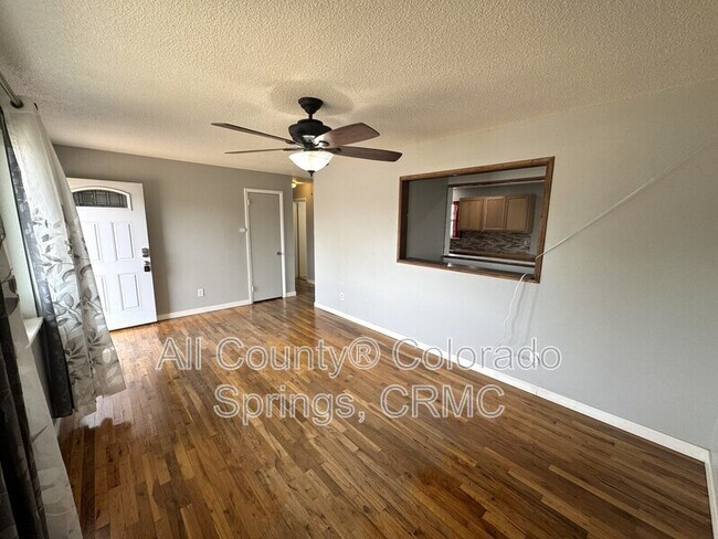 Photo - 2510 Ivanhoe Dr