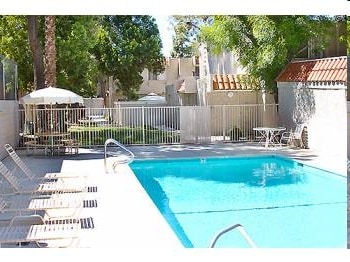Piscina - Stillmore Apartments