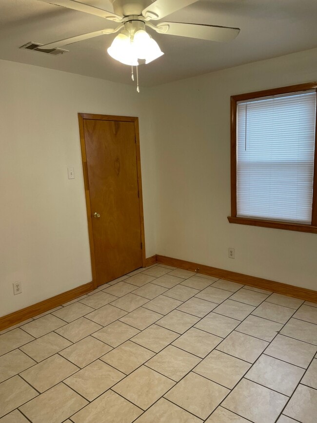 Photo - 5800 N Rampart St Unidad 1