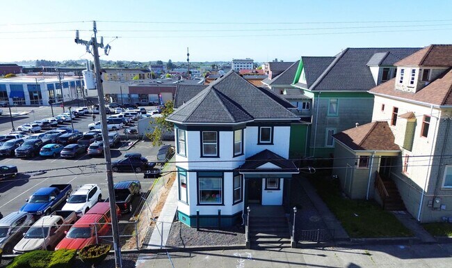 369 8th St Unidad B