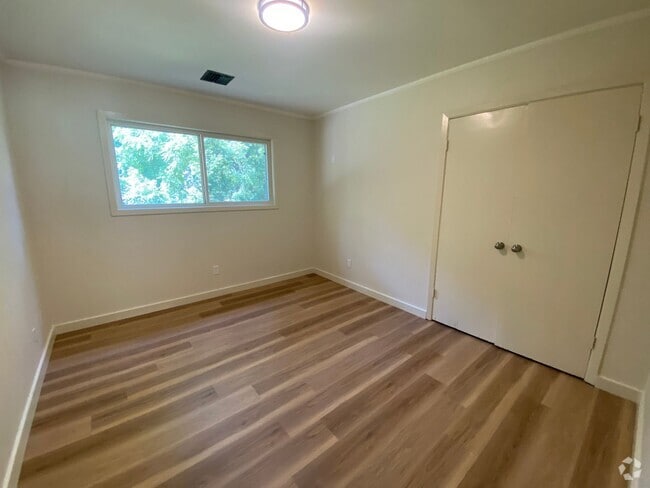 Building Photo - 643 W Matthews Ave Unit E Rental