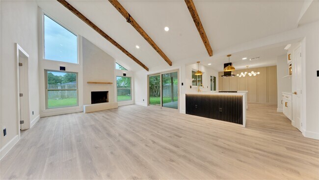 Photo - 2407 Bradford Dr