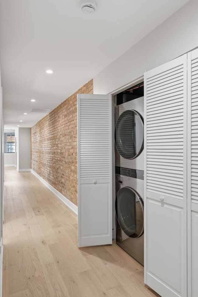 Photo - 7522 N Eastlake Ter Unit 2