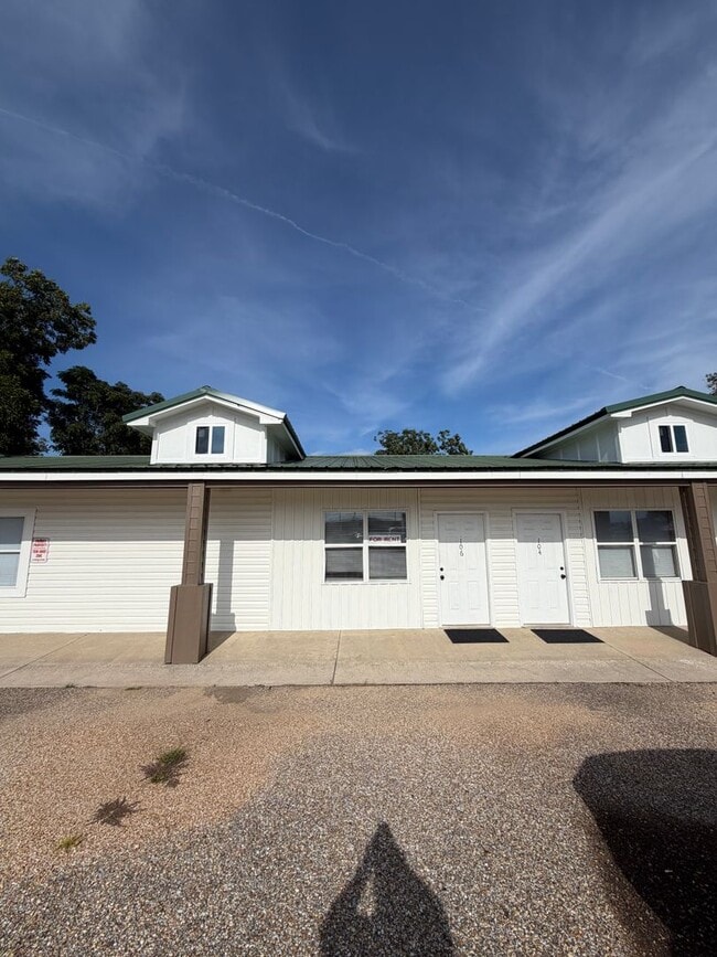 Building Photo - 106 Corley St