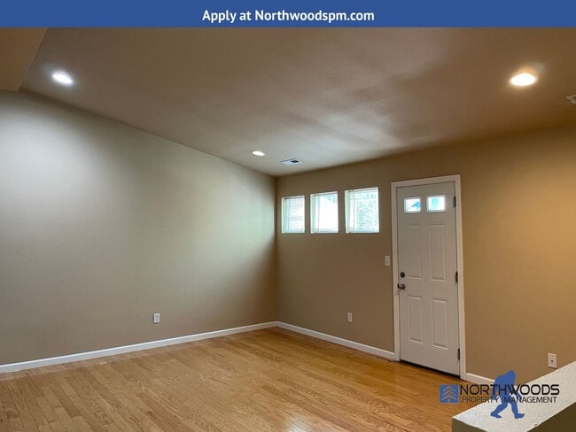 Photo - Nice 2 bed/2bath Townhome Located in White City