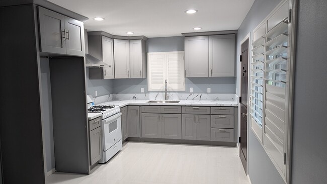 Building Photo - 17710 Santa Elena St Unit B Rental