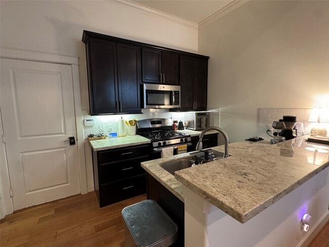 Photo - 902 W 20th St