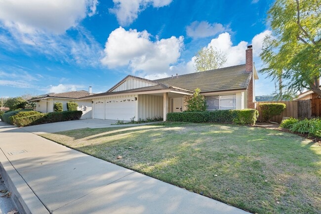 Photo - Beautiful Westlake First Neighborhood Family Home w/ Large Backyard with Panoramic Mtn Views