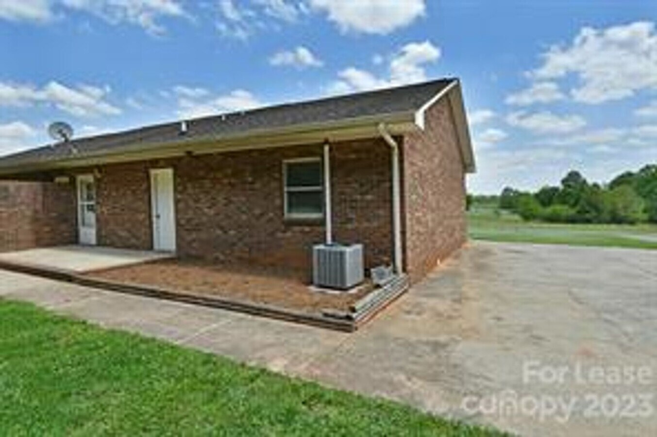 Photo - 166 Glen-Gar Dr