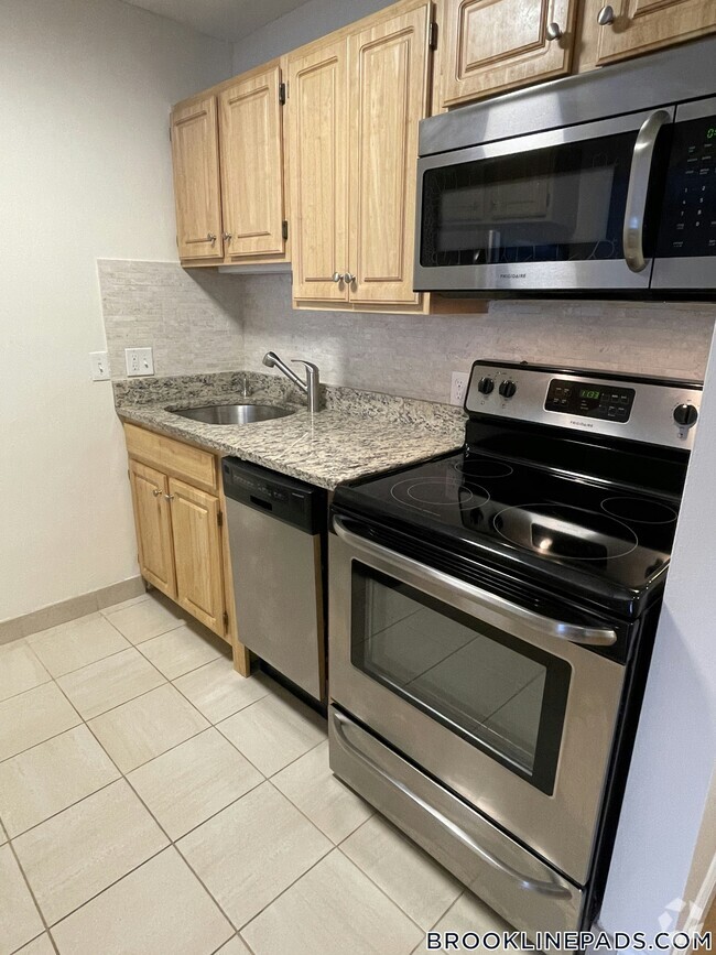 Building Photo - 222 Babcock St Unit 1F Rental
