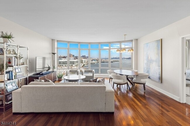 Photo - 8100 River Rd