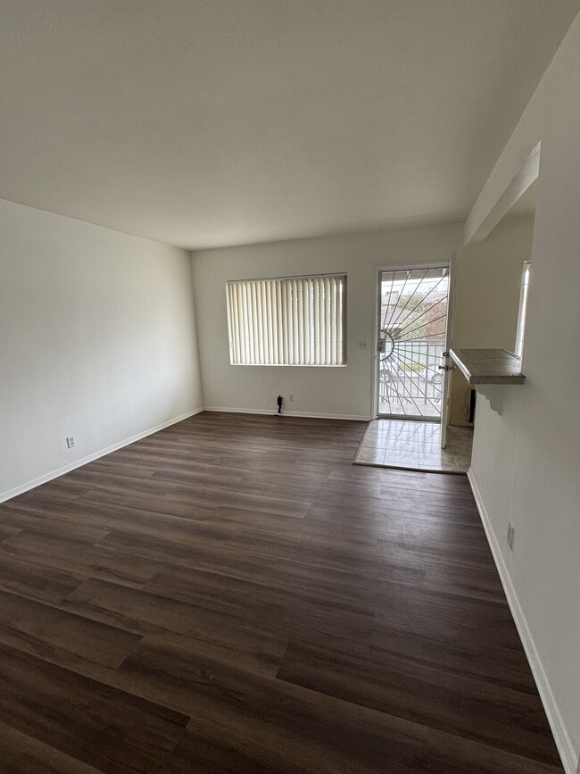 Living Room - 647 W Duarte Rd Apartments Unit C