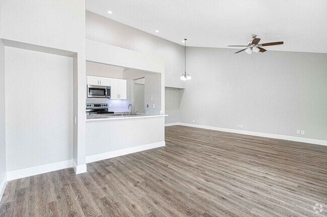 Building Photo - 4111 SE 22nd Ave Unit B Rental