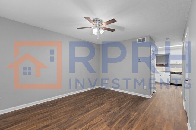 Photo - 670 Cedarbrook Ct