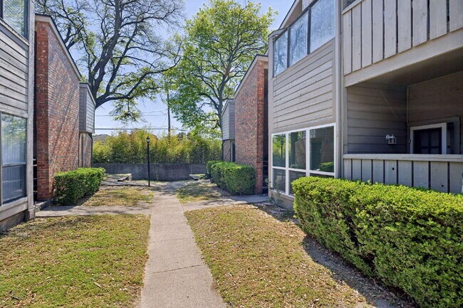 Photo - Spacious Dallas Condo with Unbeatable Storage, Private Patio & Carport Unit #703