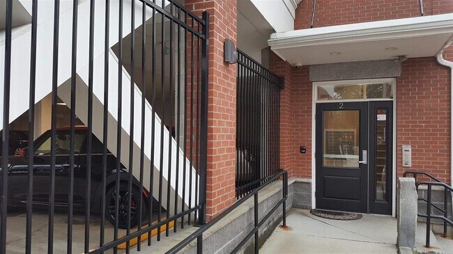 Photo - 2 Silver St Unit 16