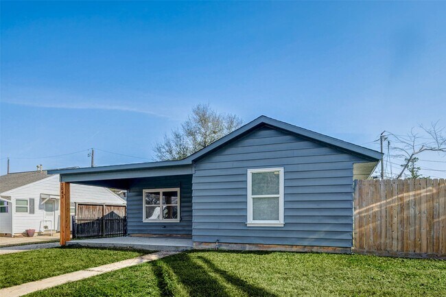 Photo - 2043 Alta Vista St