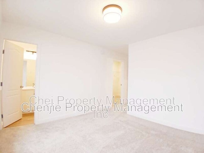 Photo - 20935-20920 20 Ave NW