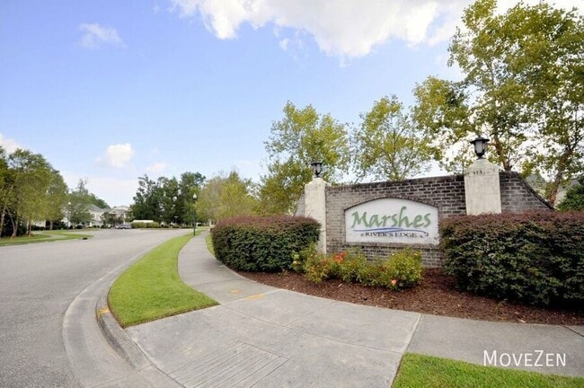 Photo - 210 Fullford Ln