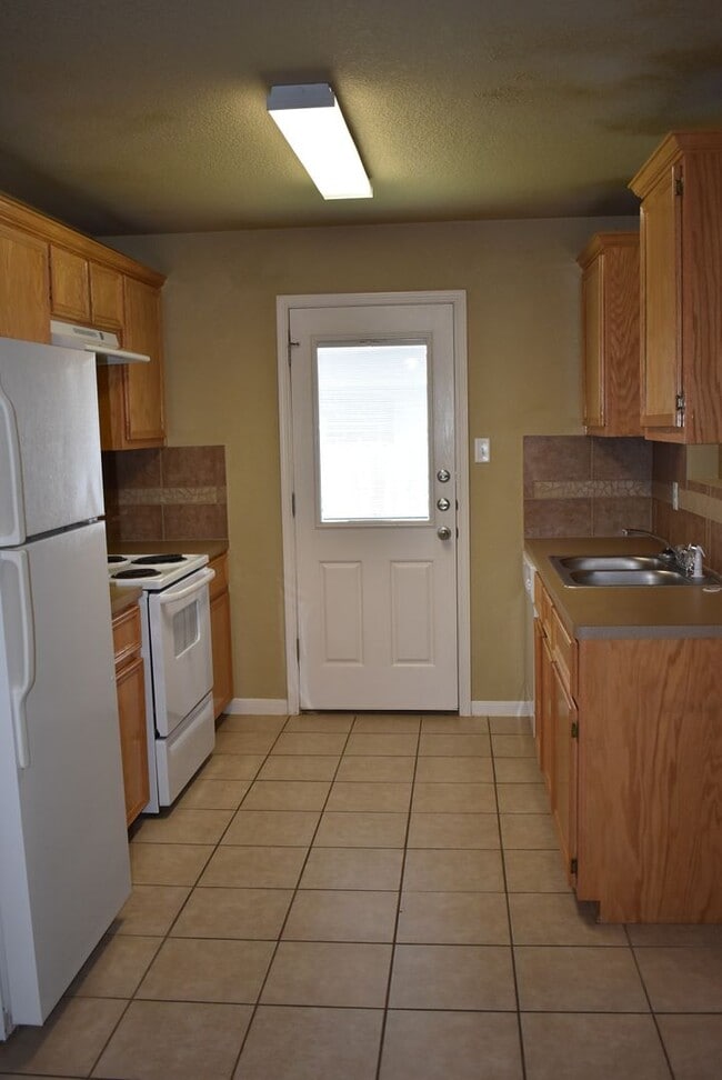 Photo - 2603 Cody Poe Rd Unidad A-STILL OCCUPIED BY RESIDENT