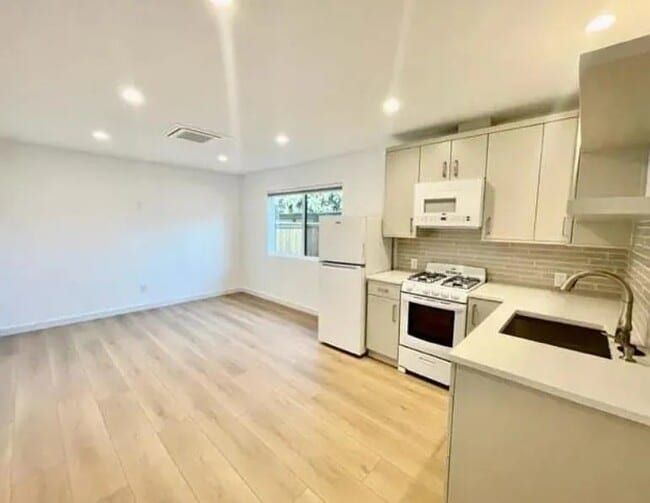 1821 Chino St Unit C