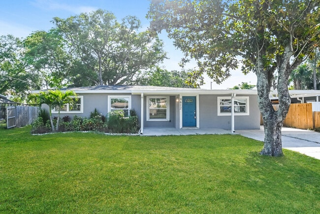 Photo - 9612 Pineridge Ave House