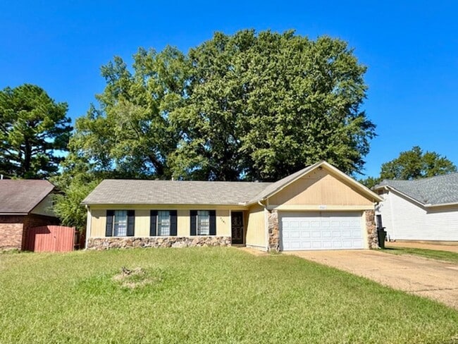 Building Photo - Lamesa7161 Unit 1