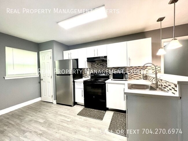 Photo - 2503 Eastway Dr