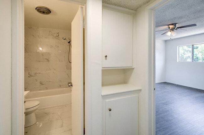Photo - 17834 Burbank Blvd Unit 220