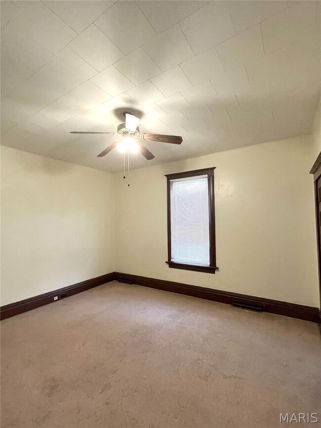 Photo - 220 E Center St