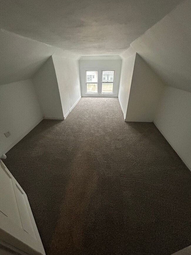 Photo - 606 E Riverside Dr