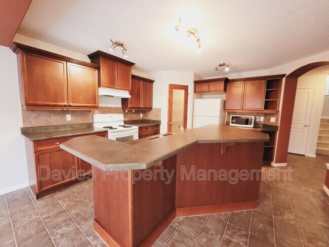 Photo - 1796 Melrose Crescent SW