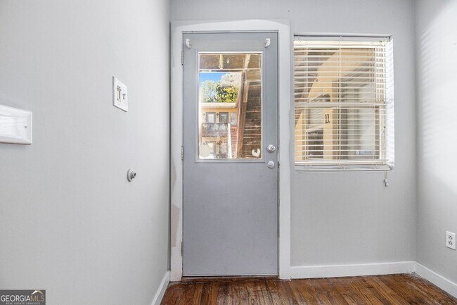 Photo - 561 Formwalt St SW Unit 9