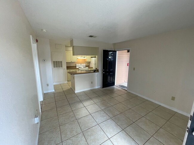 Photo - 2550 N Alafaya Trail Unit 10102
