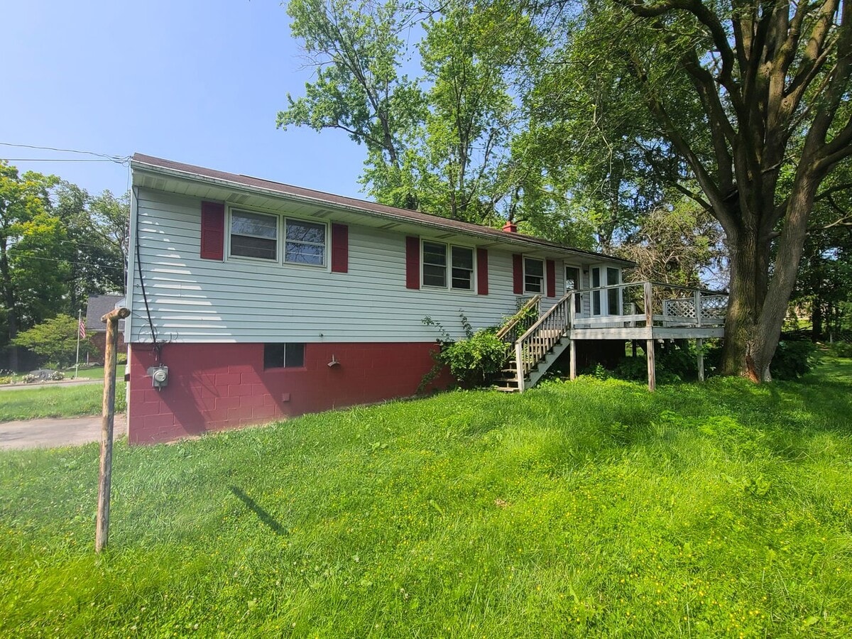 4 Bedroom, 2 Bath Home In Bellefonte - 4 Bedroom, 2 Bath Home In Bellefonte
