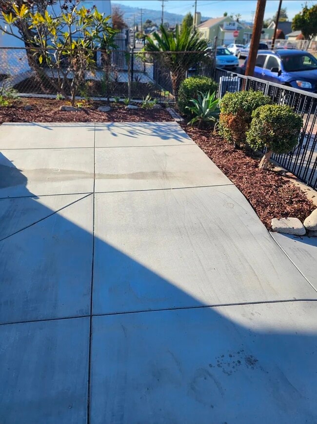 Photo - 247 W Sepulveda St