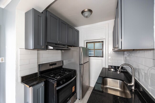 Photo - 1366 W Estes Ave Unit 1H