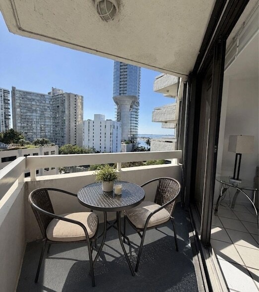 Building Photo - 2501 Brickell Ave Unit 804