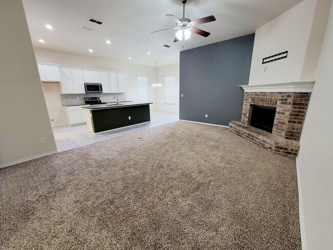 Photo - 13803 Avenue W