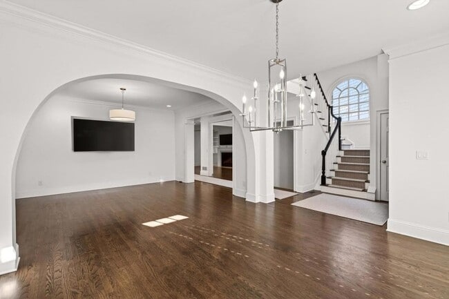 Photo - 16 Conifer Cir NE